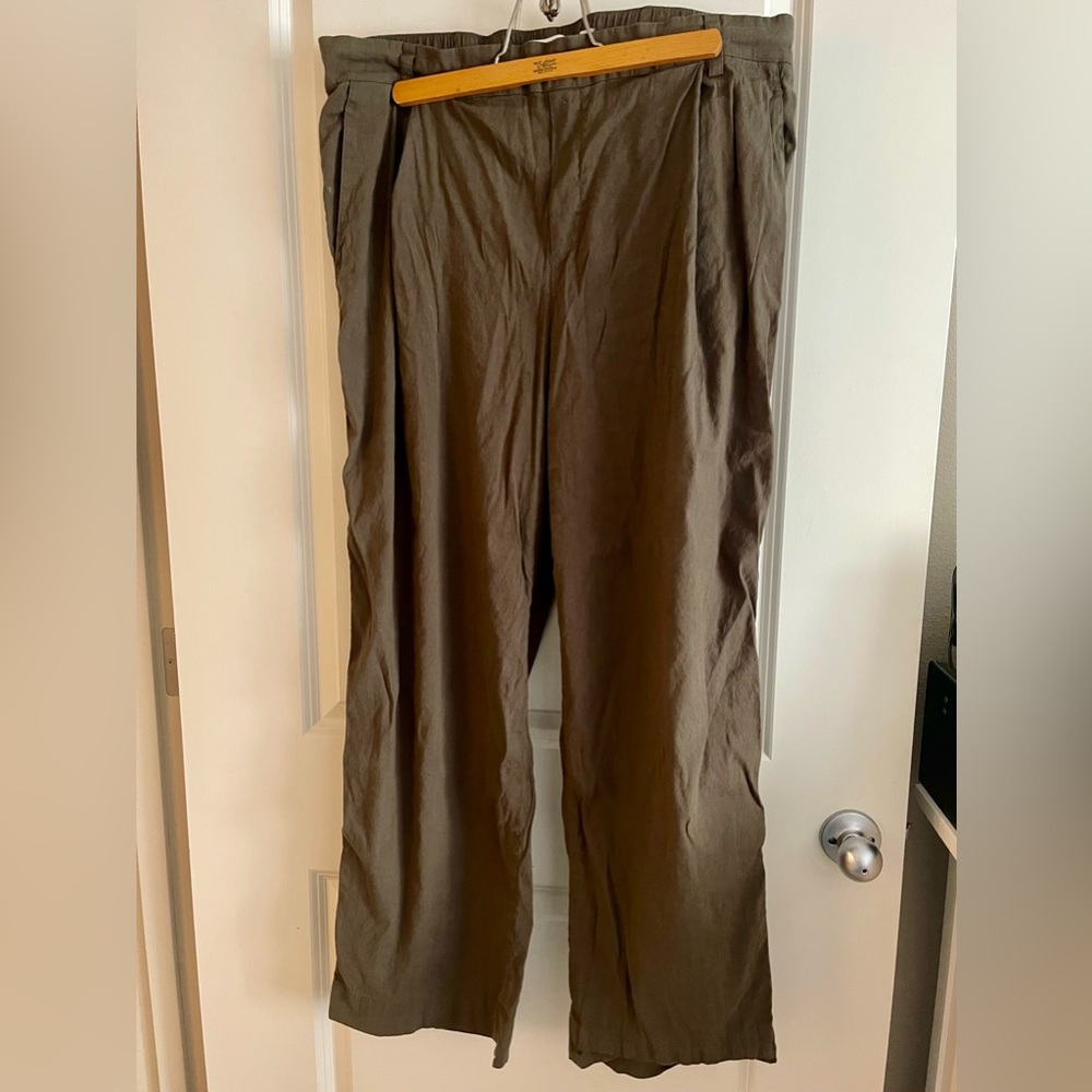Vince Women’s Army Green Chinos